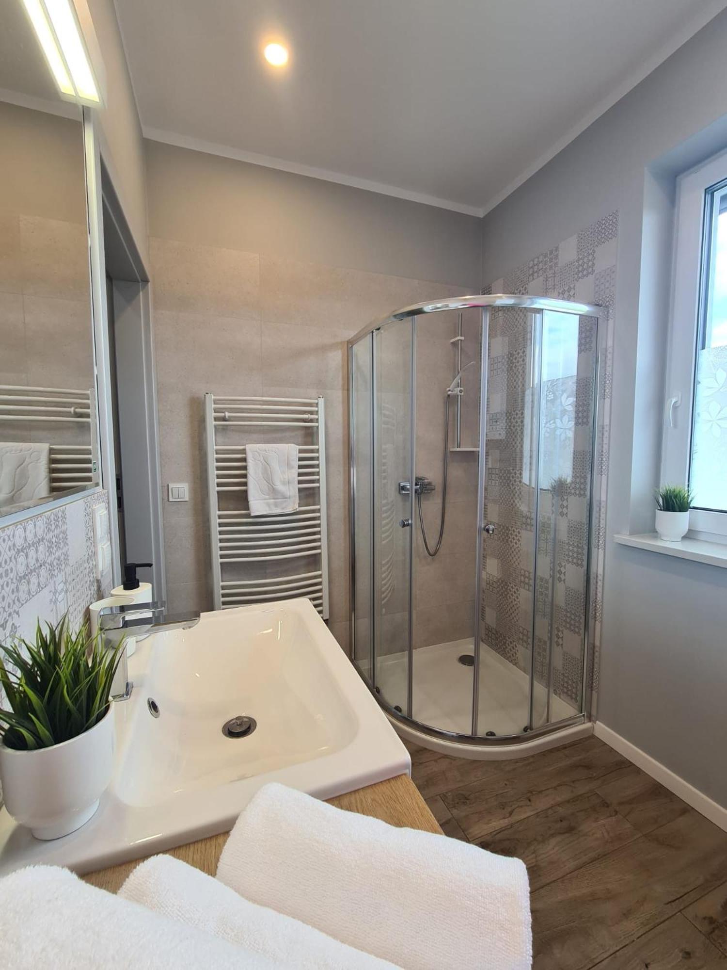 Apartamenty "La Villa" Superior II Z Dwoma Sypialniami, Balkonem, Parkingiem, Blisko Centrum 쿠도바-즈루이 외부 사진