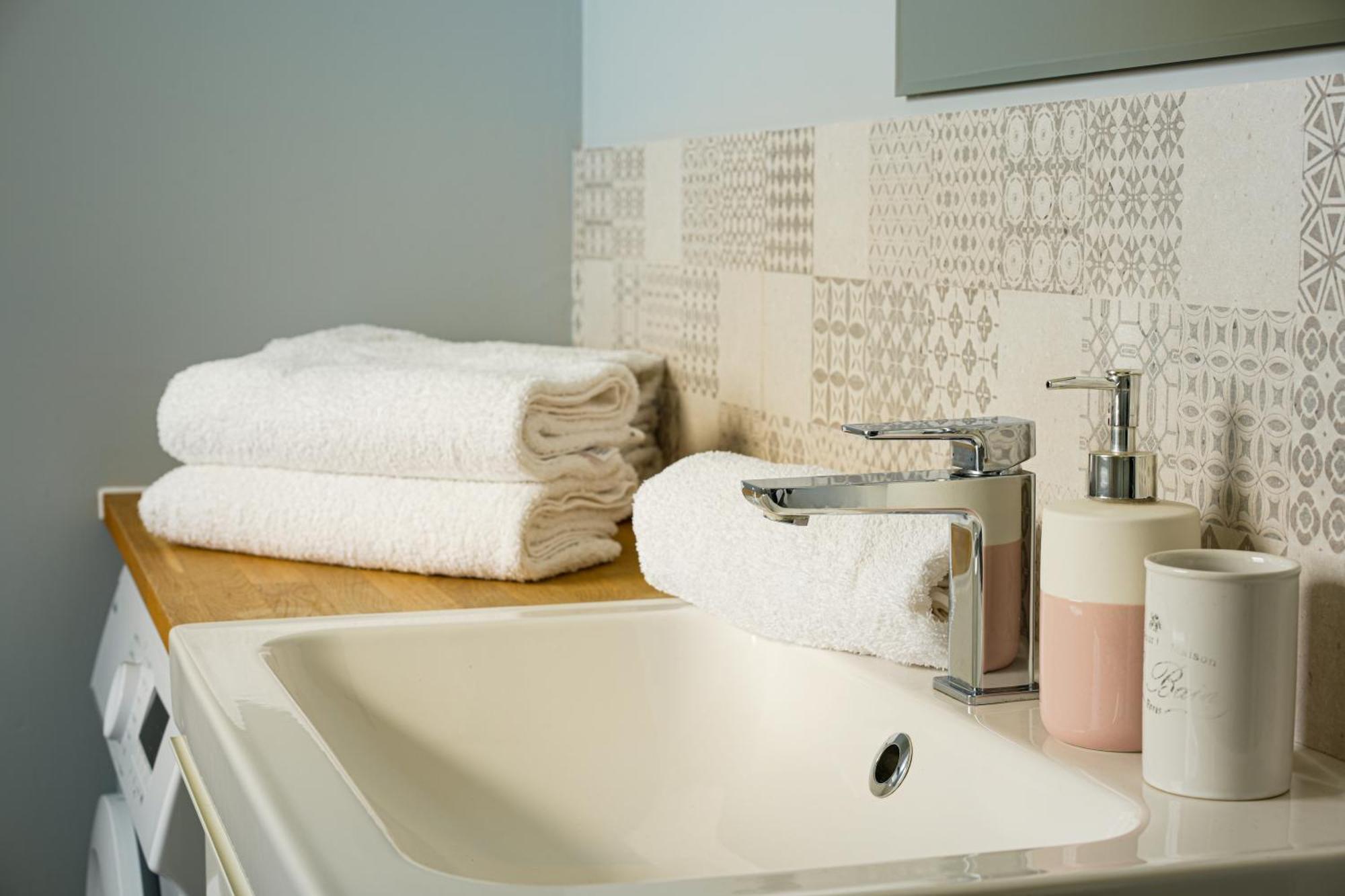 Apartamenty "La Villa" Superior II Z Dwoma Sypialniami, Balkonem, Parkingiem, Blisko Centrum 쿠도바-즈루이 외부 사진